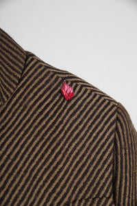 Veste en laine à rayure marron réparée et customisée