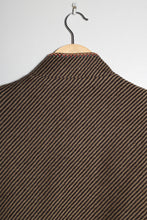 Load image into Gallery viewer, Veste en laine à rayure marron réparée et customisée