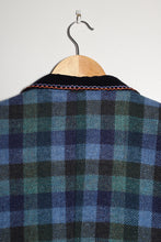 Load image into Gallery viewer, Veste vintage en laine customisée