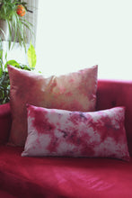 Load image into Gallery viewer, Coussin beige et rose